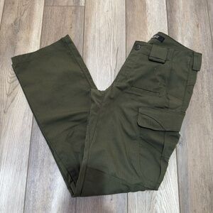 Women’s Green Cargo Pants 5.11